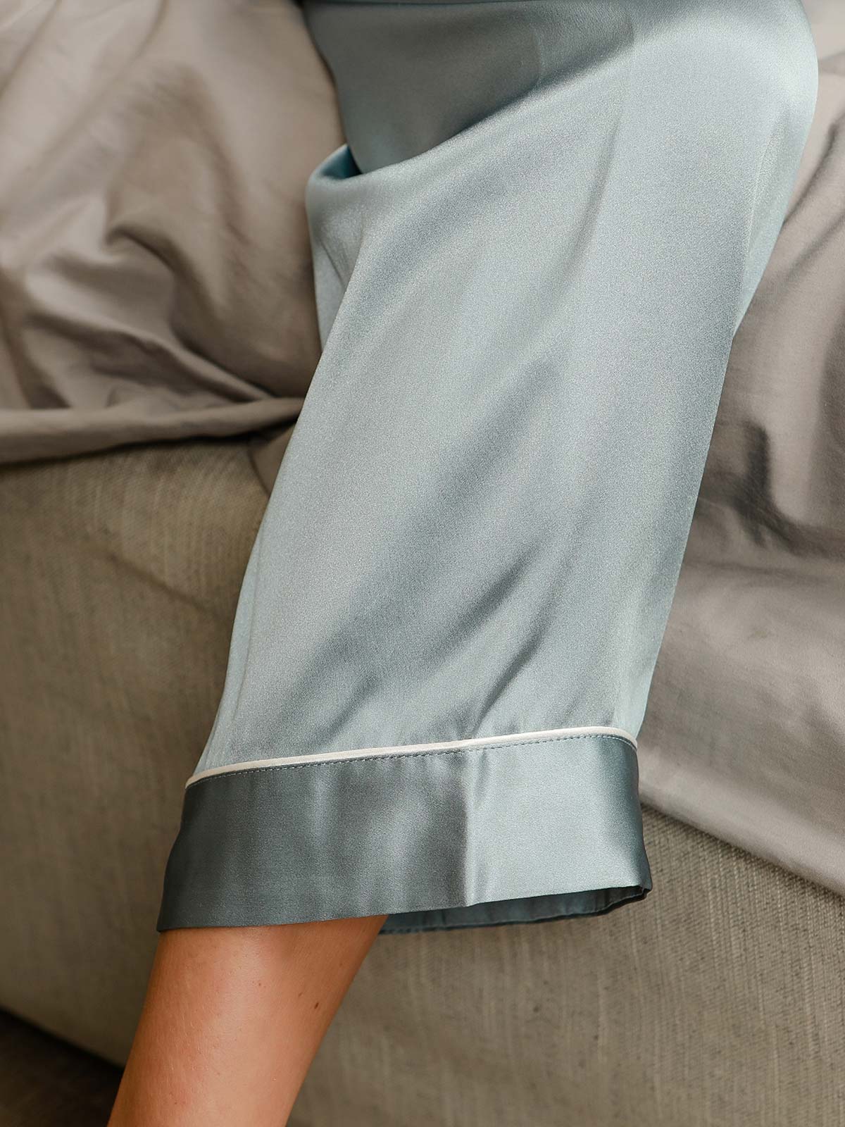 Classic Grace Seiden-Pyjama-Set